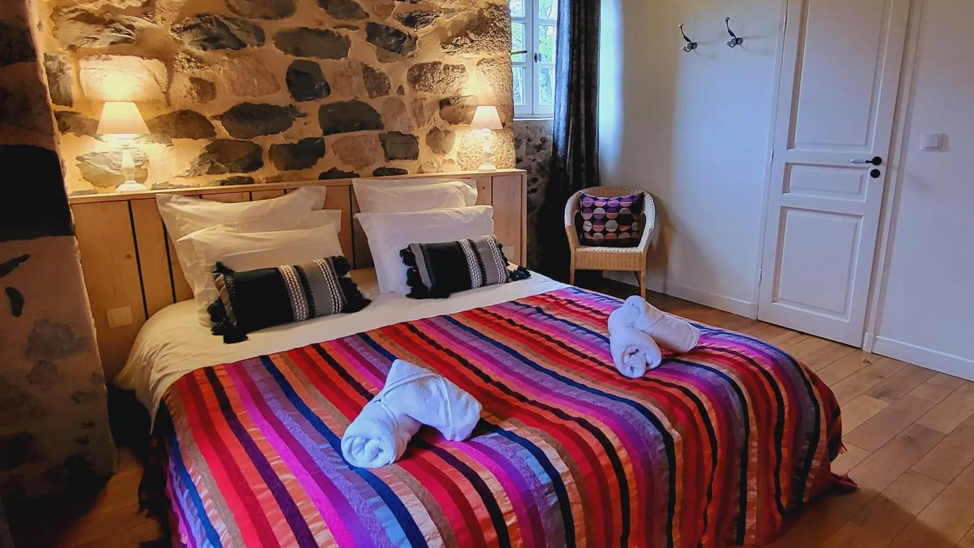 Le Mas De Rigoulac 5 Chambres D'Hotes & Spa Sur Reservation Bouyssounouse Bed & Breakfast